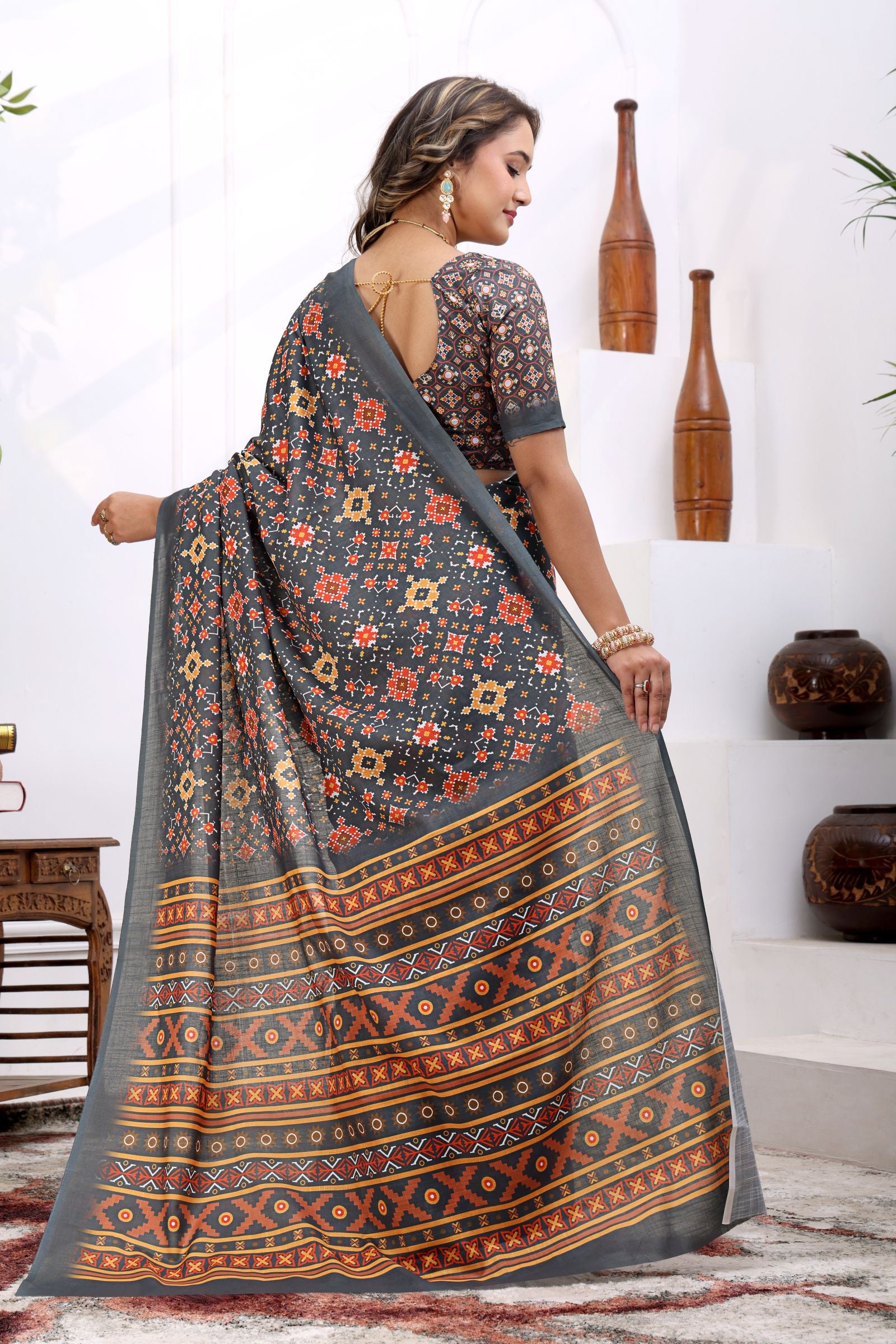 Agnika — Charcoal Grey Ikat Print Cotton Linen Saree