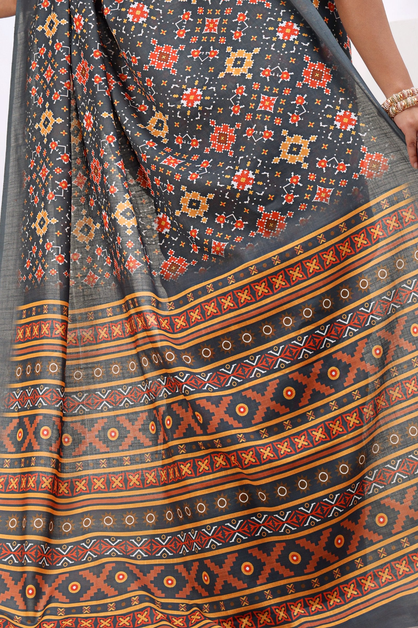 Agnika — Charcoal Grey Ikat Print Cotton Linen Saree