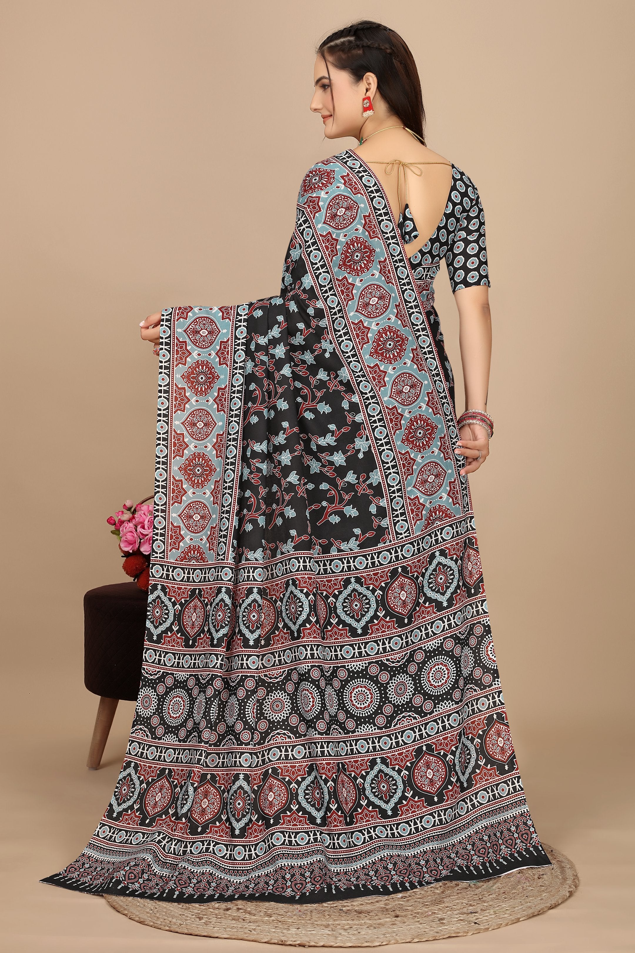 Rekhavali — Gray Cotton Linen Kalamkari Print Saree