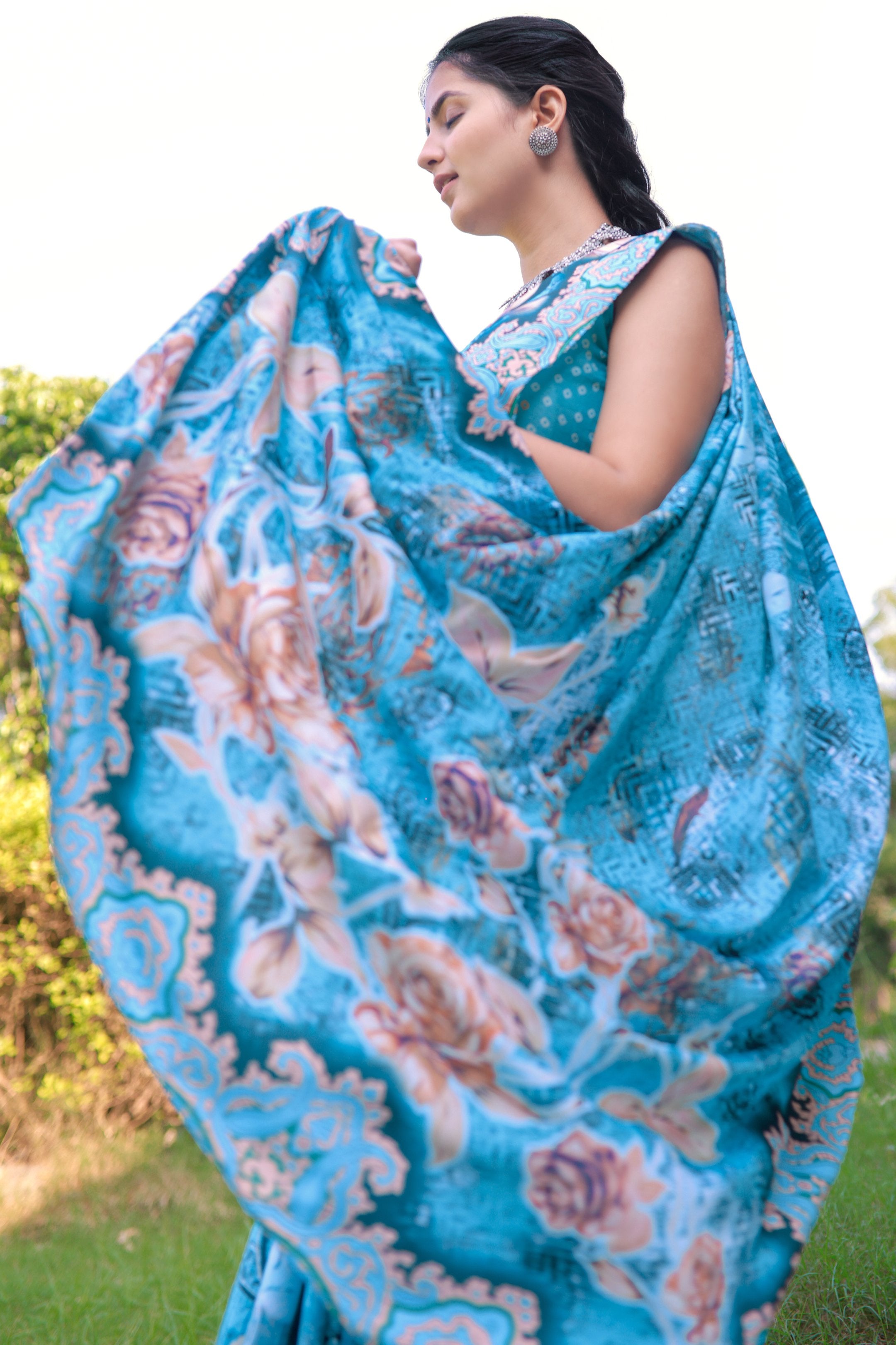Varuni — Elegant Aqua Floral Silk Saree