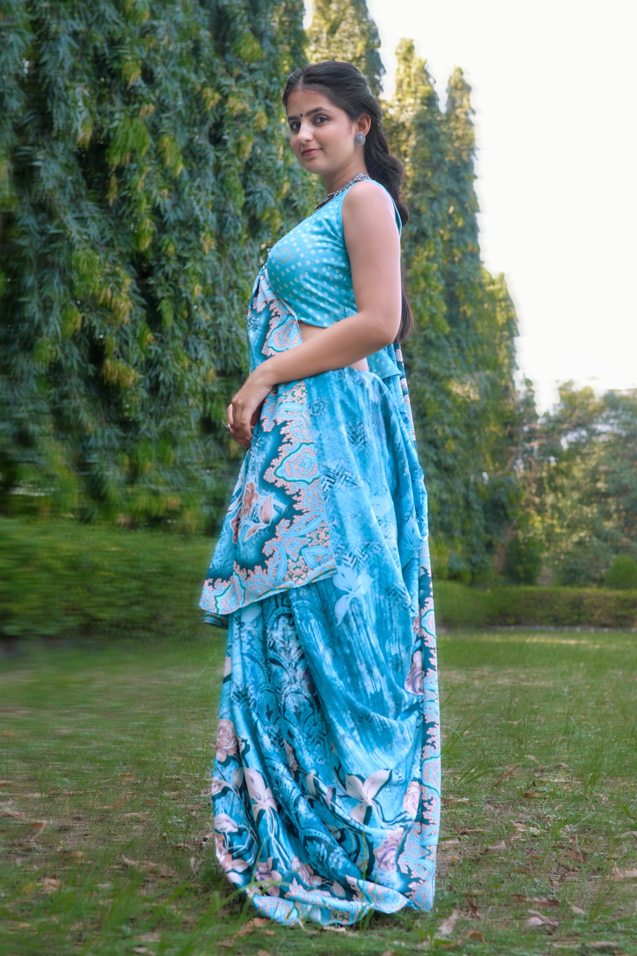 Varuni — Elegant Aqua Floral Silk Saree
