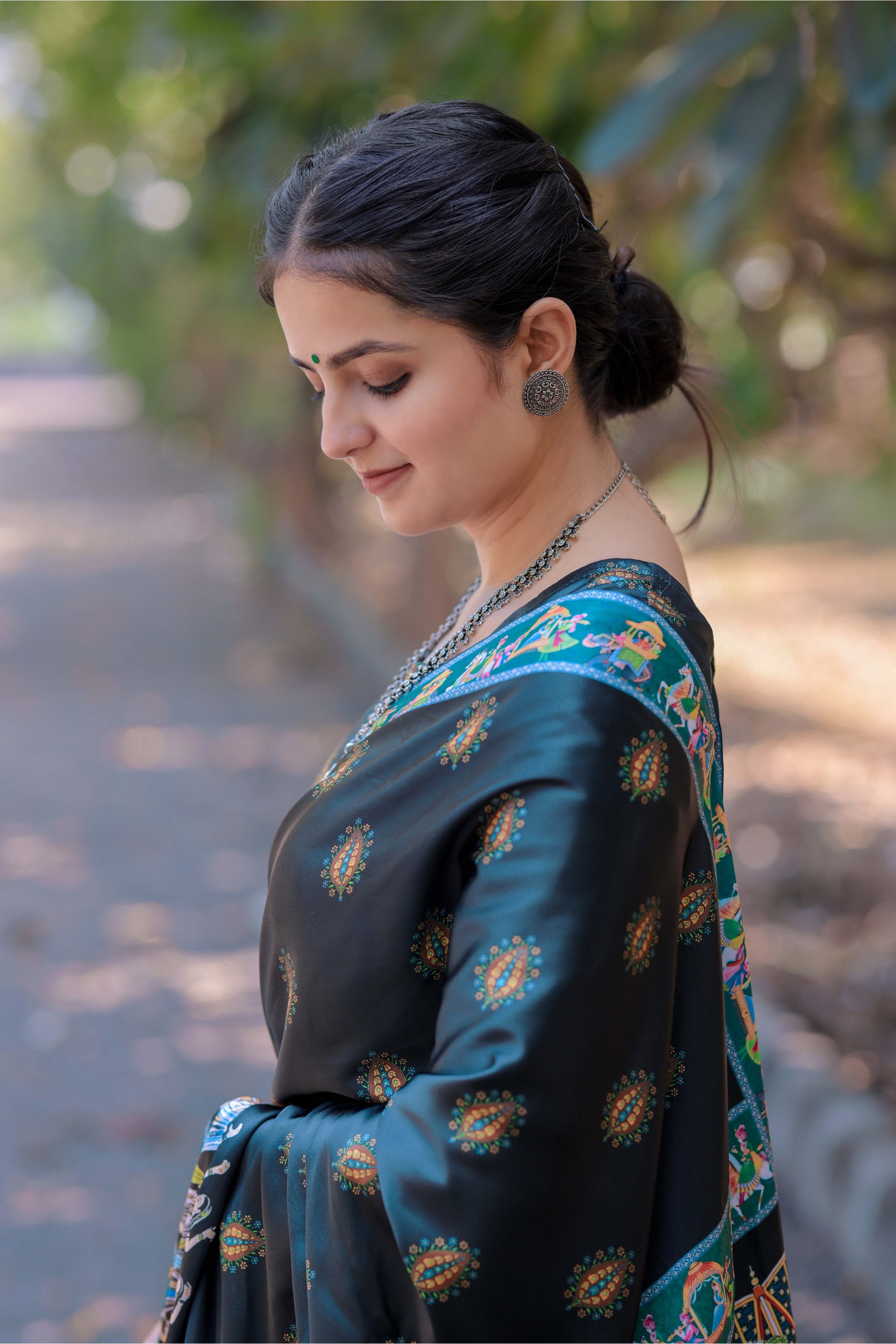 Shyama — Artistic Motif Dark Green Silk Saree