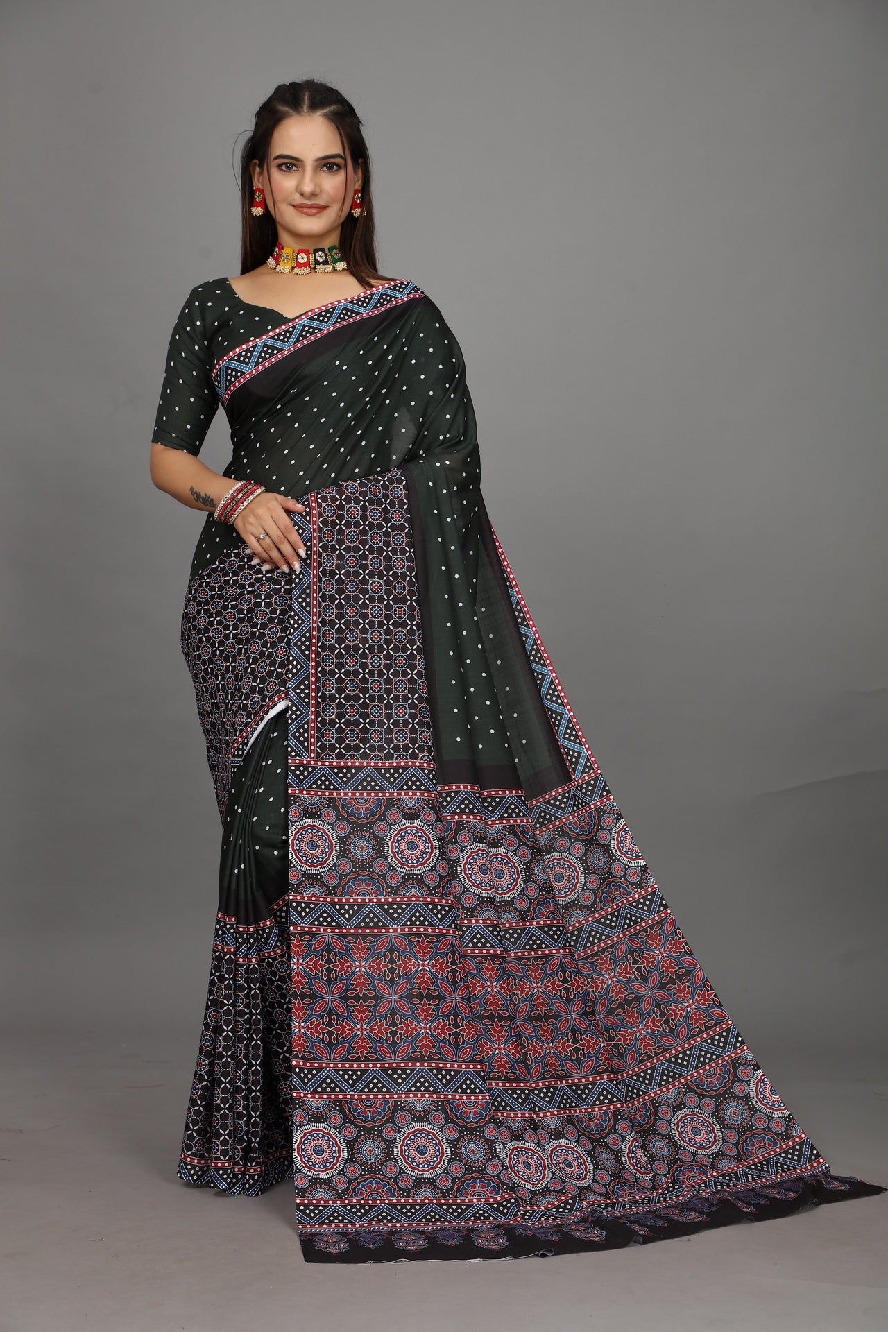 Elegant Dark Green Bandhani Printed Saree with Intricate Patterns - Pativrata
