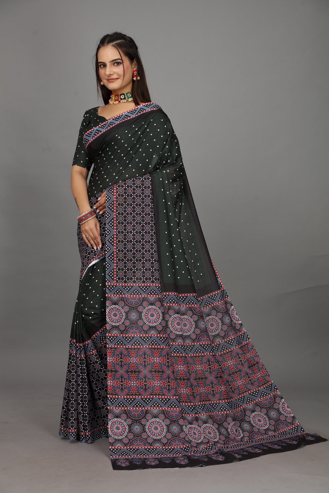 Elegant Dark Green Bandhani Printed Saree with Intricate Patterns - Pativrata