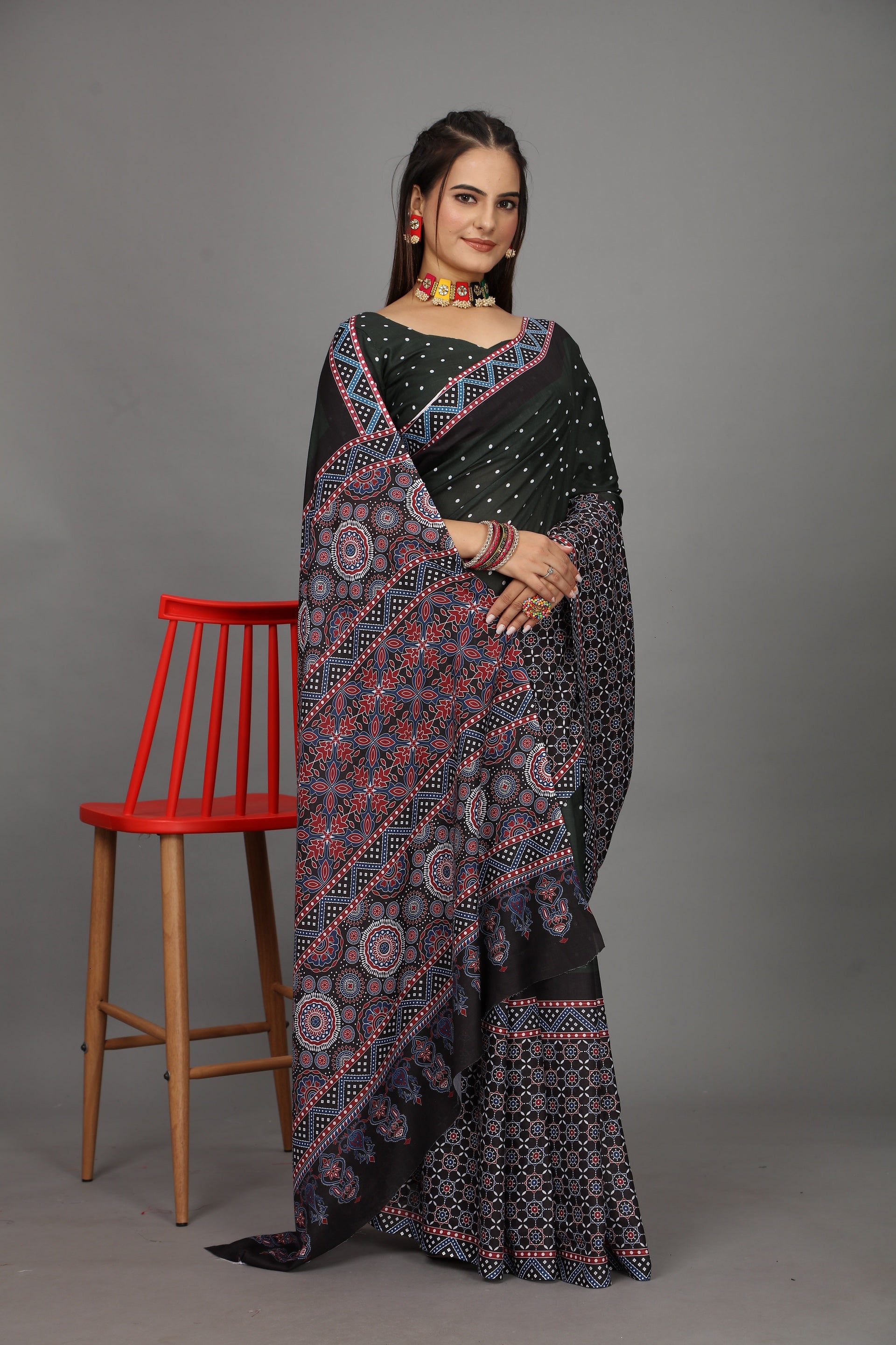 Elegant Dark Green Bandhani Printed Saree with Intricate Patterns - Pativrata