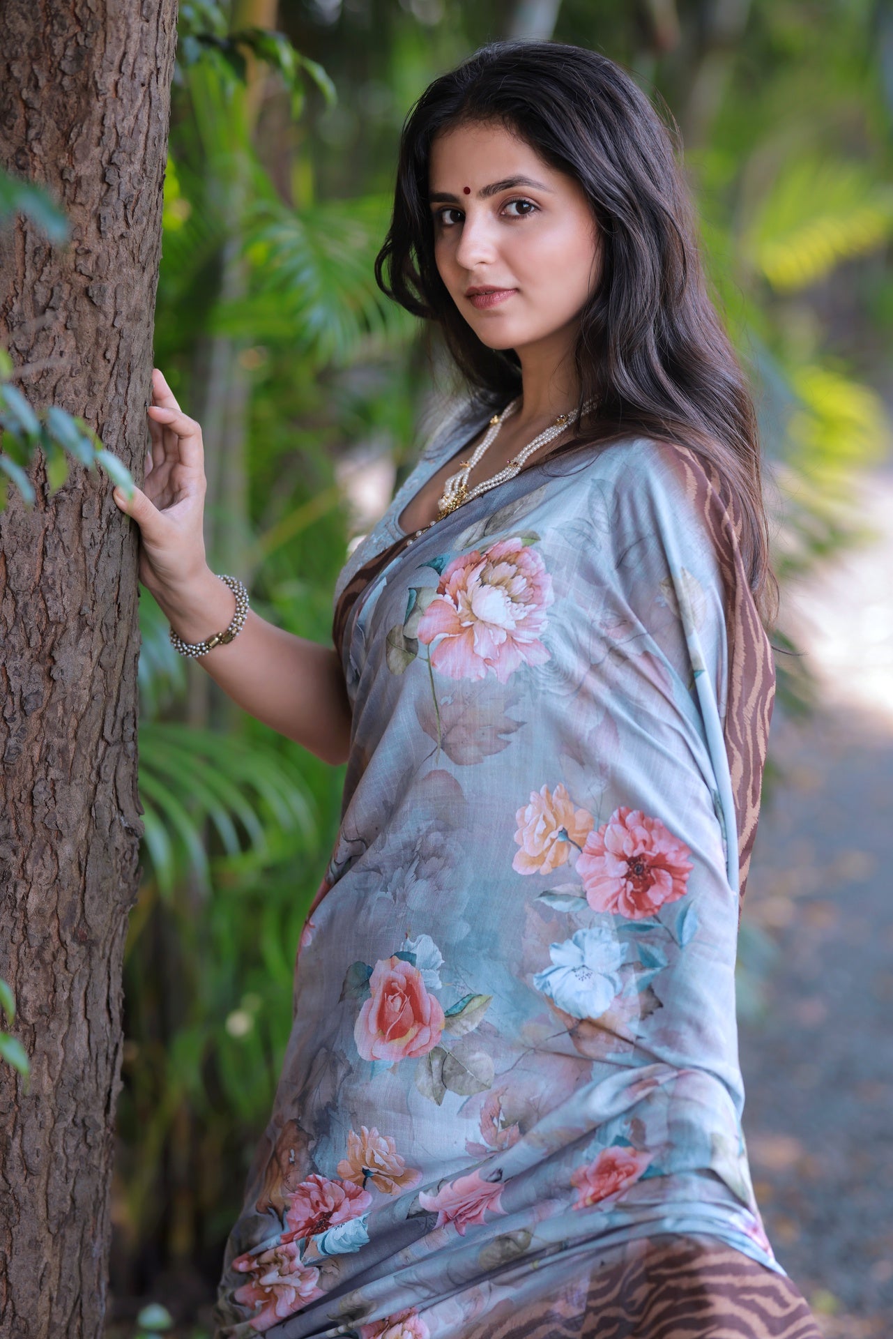 Elegant Pastel Floral Saree in Gray - Pativrata
