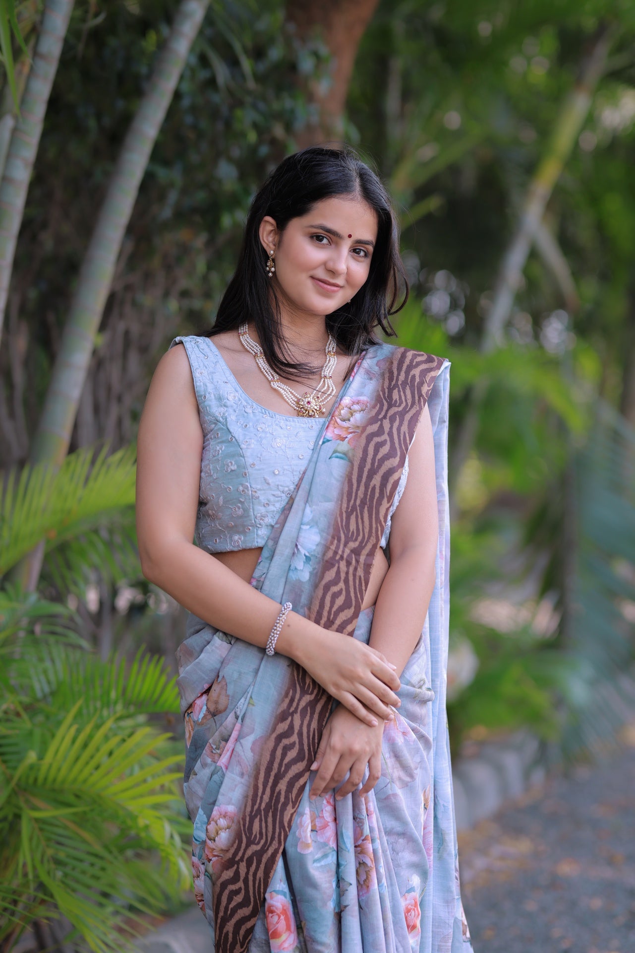Elegant Pastel Floral Saree in Gray - Pativrata