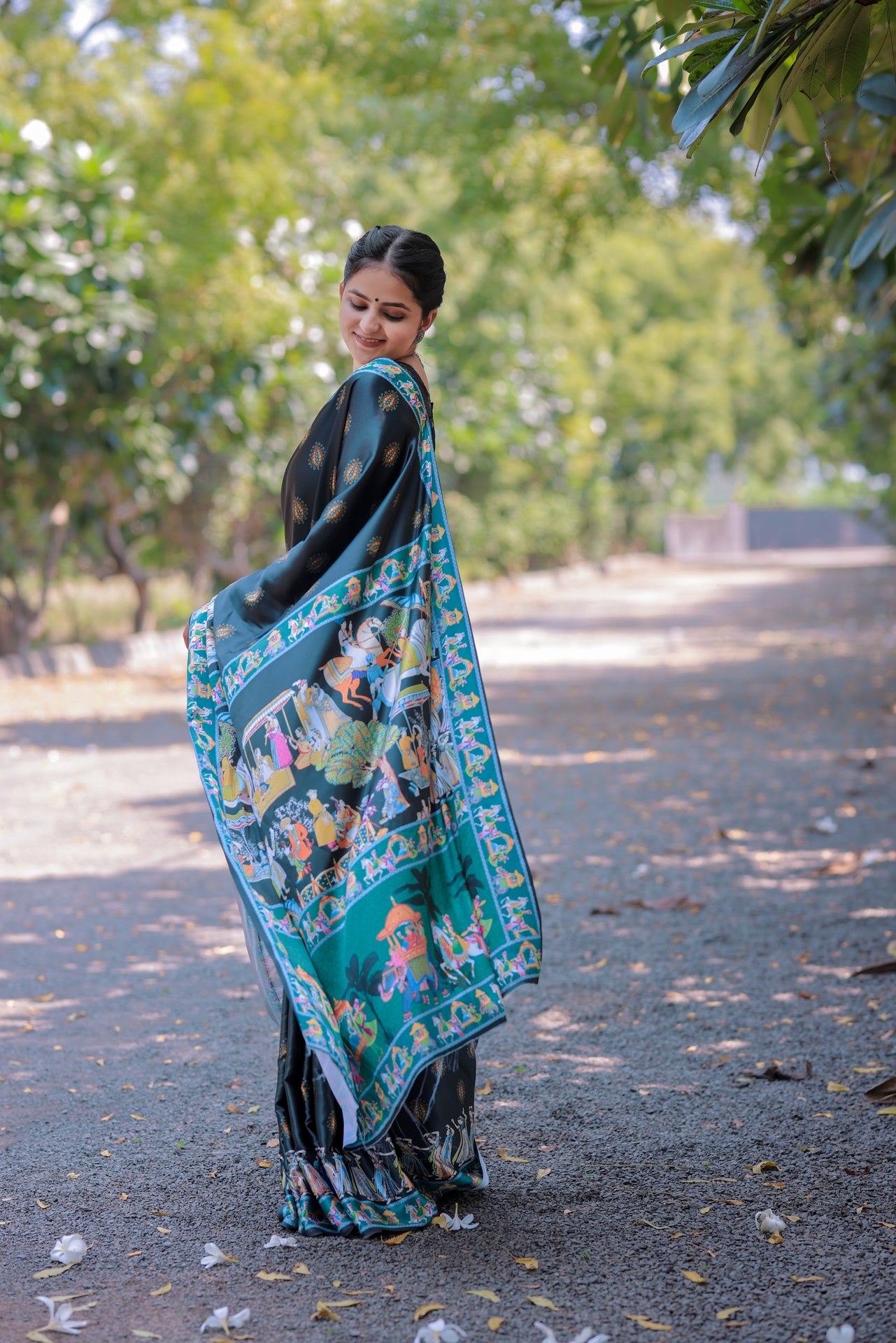 Forest Green Saree with Traditional Motif Border - Pativrata