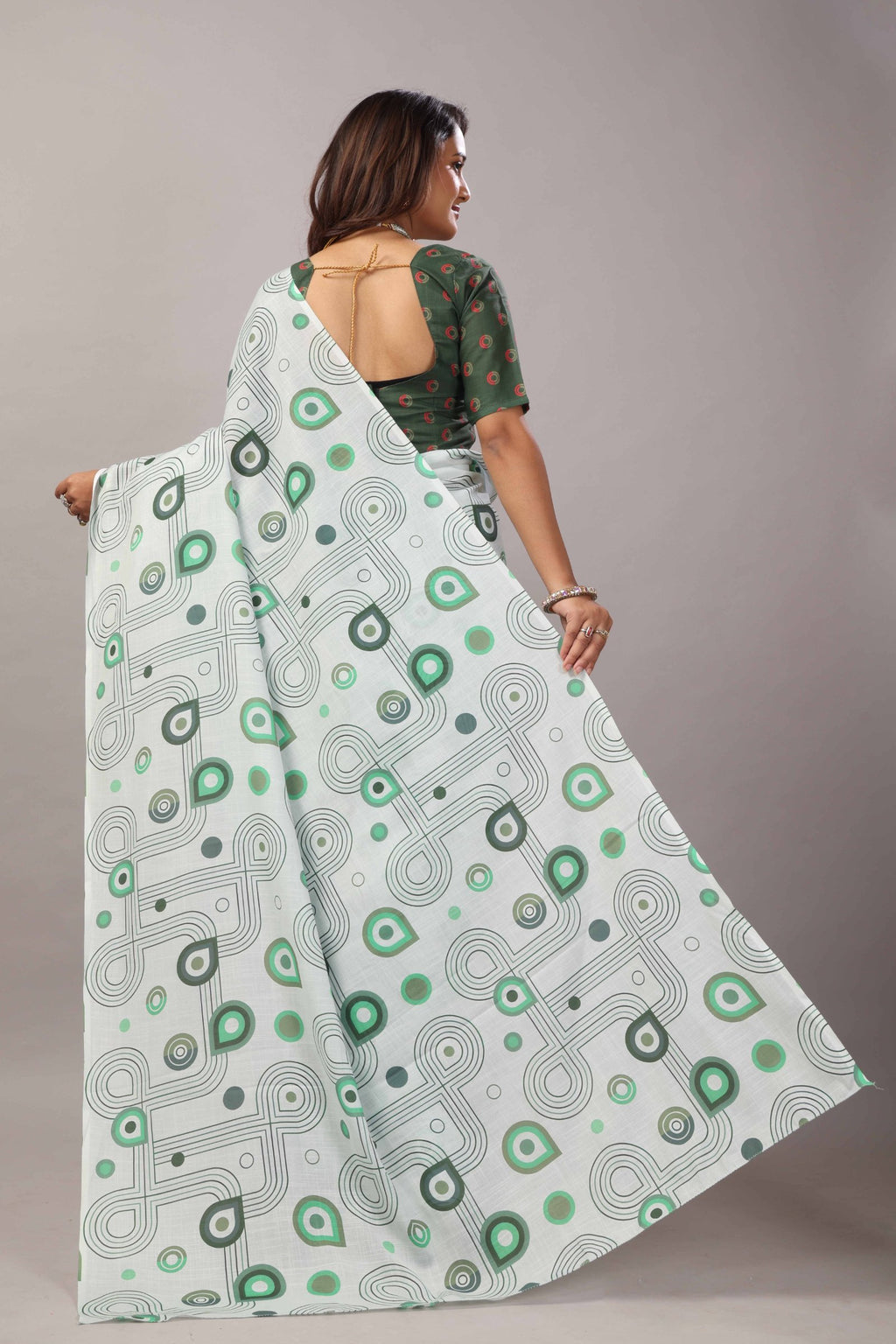 Kalavathi — Geometric Pattern Cotton Linen Saree