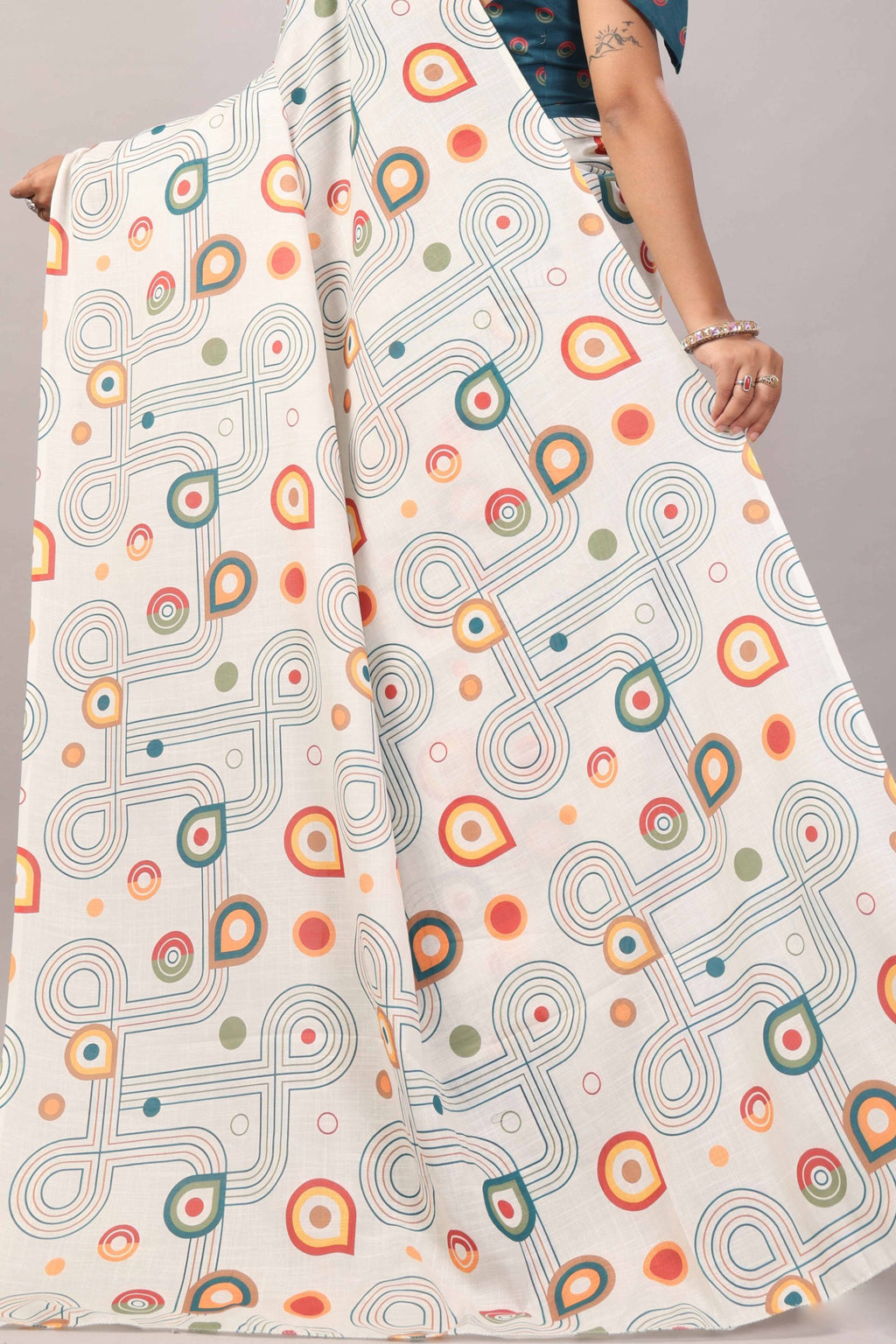 Manjari — Geometric Pattern Cotton Linen Saree