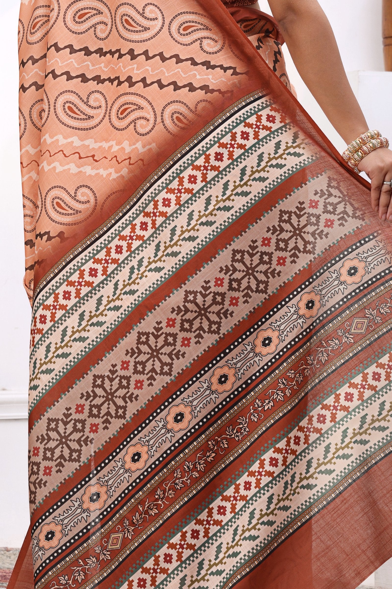Vasanthi — Rust and Peach Paisley Motif Cotton Linen Saree